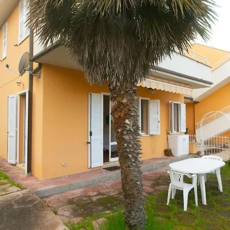 M015 - Marcelli, Trilocale Con Giardino A 80mt Dal Mare * Marcelli